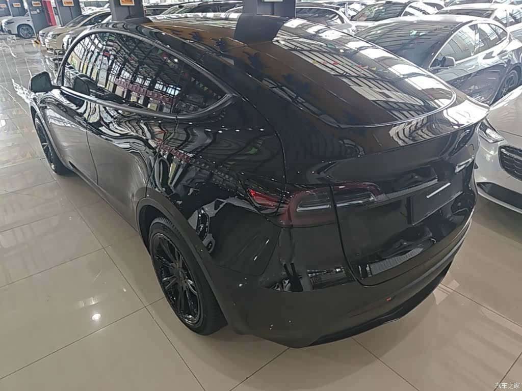 Tesla Model Y, 2021 все фото
