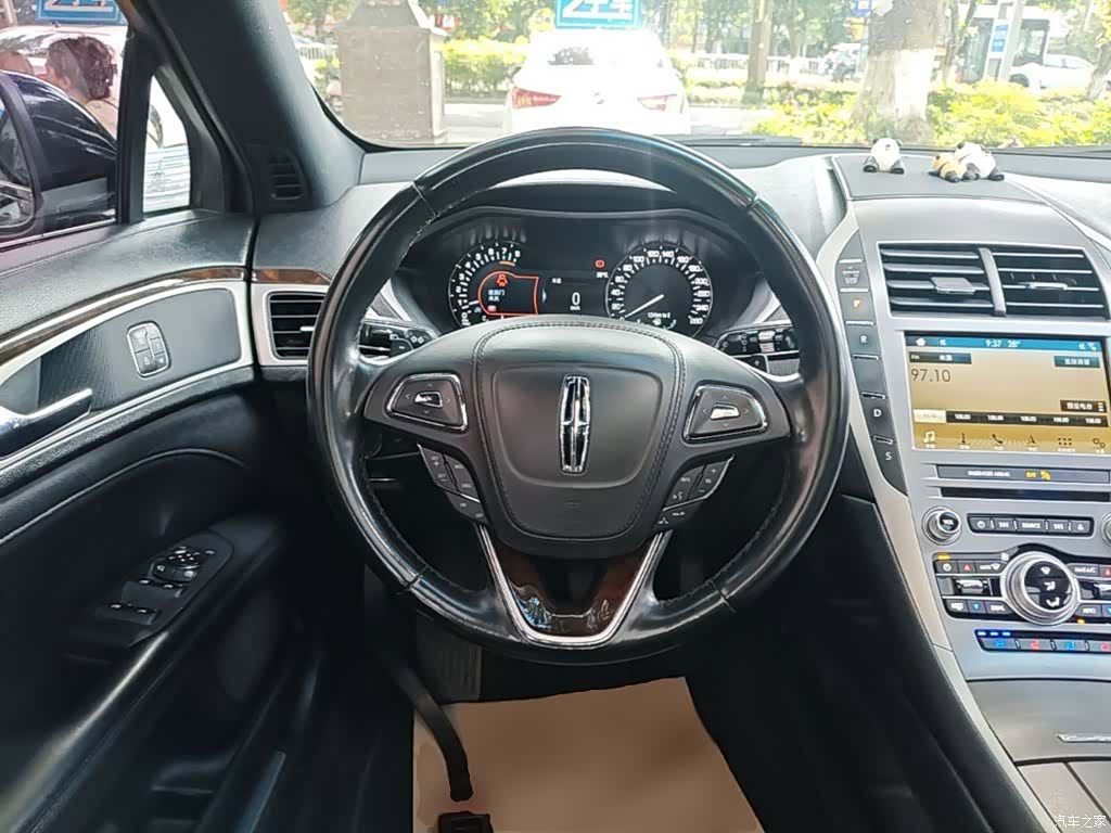 Lincoln MKZ, 2018 11