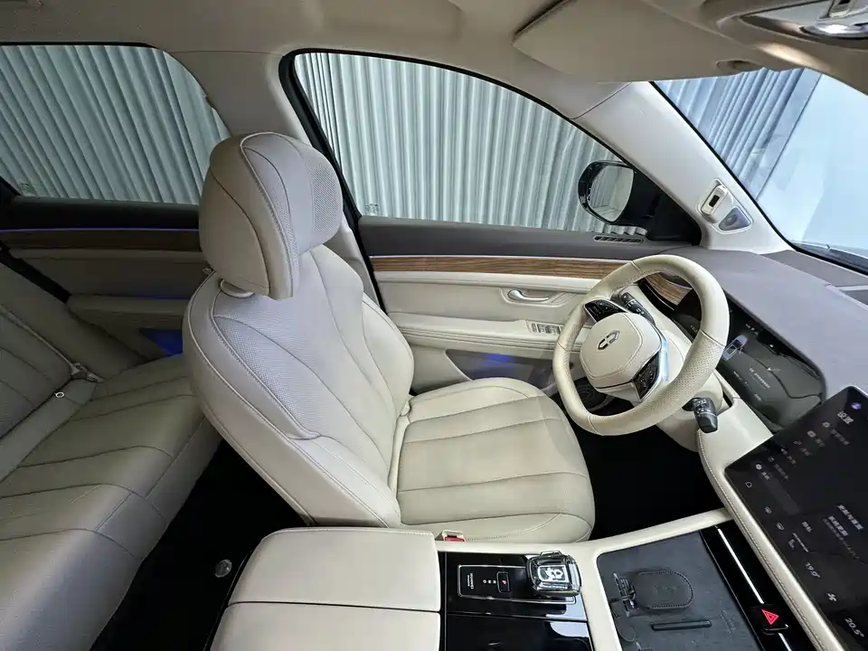 AITO Ask the world M7