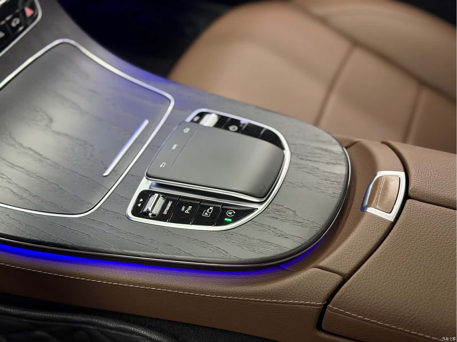 Mercedes-Benz E-Class, 2020 14