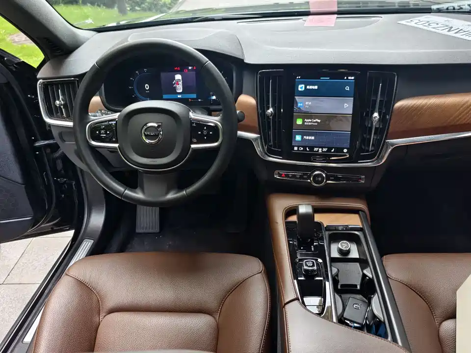 Volvo S90