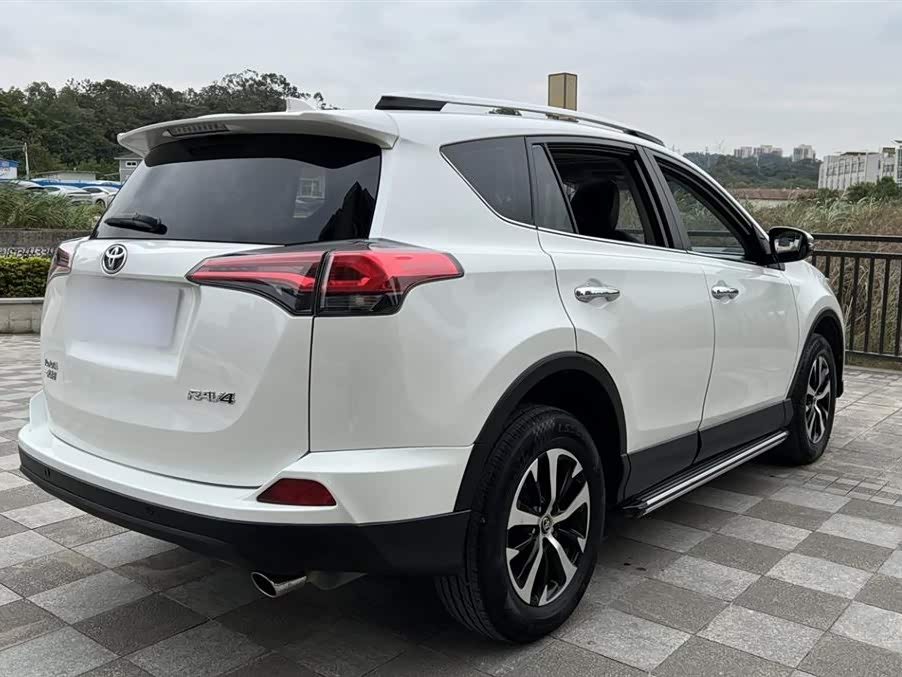 Toyota RAV4 Rongfang