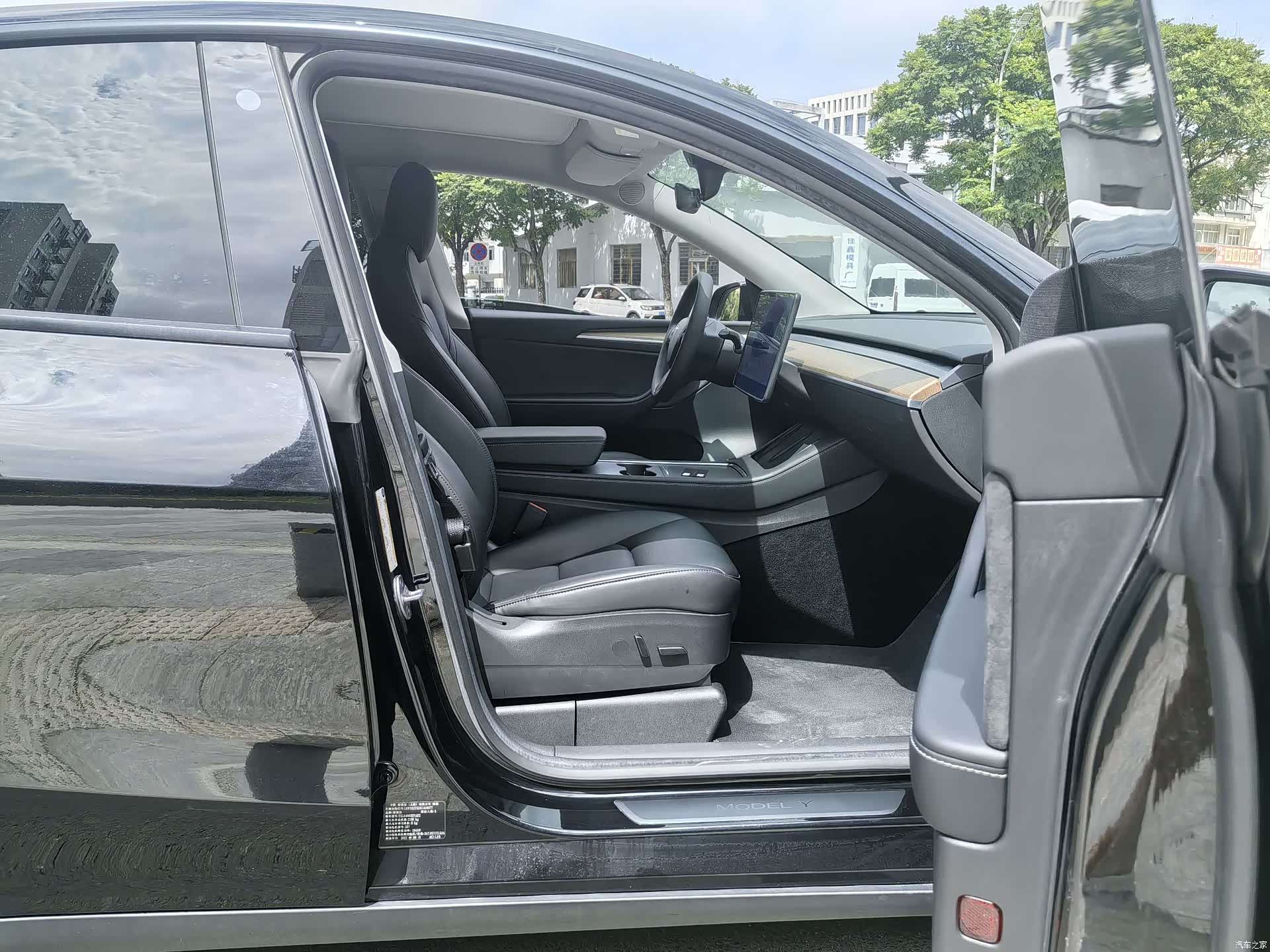 Tesla Model Y, 2023 6