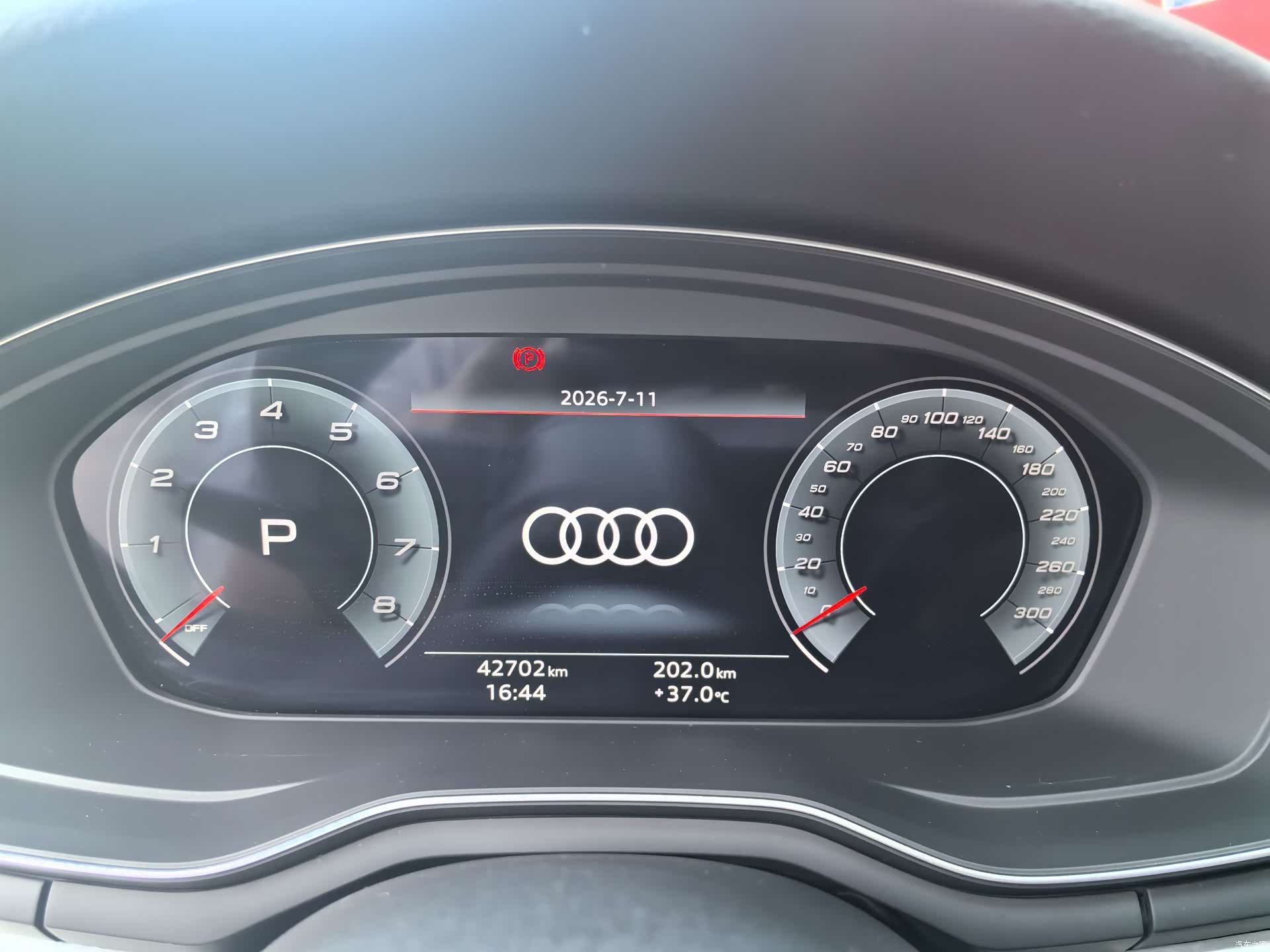 Audi A4L, 2021 все фото