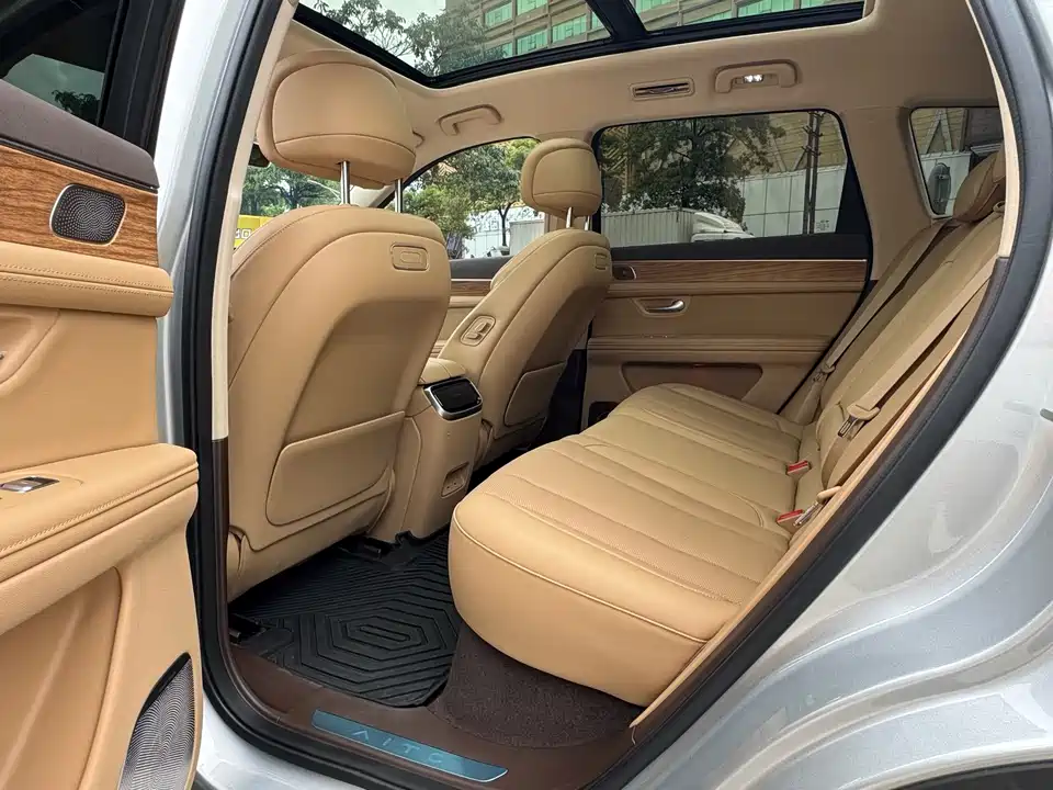 AITO Ask the world M7