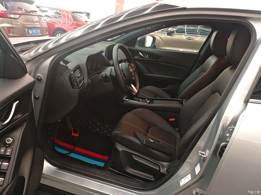 Mazda CX-4, 2022 15