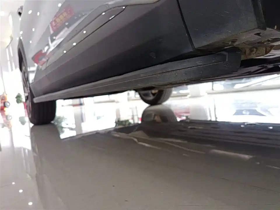 Geely Atlas L