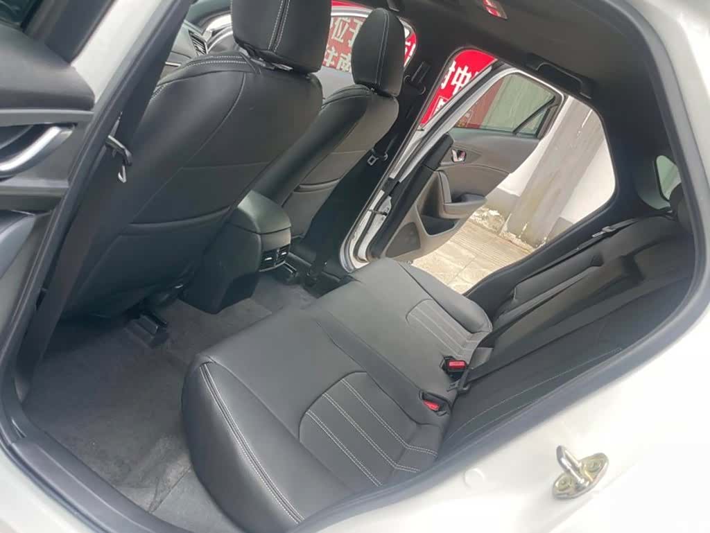 Mazda CX-4, 2023 9