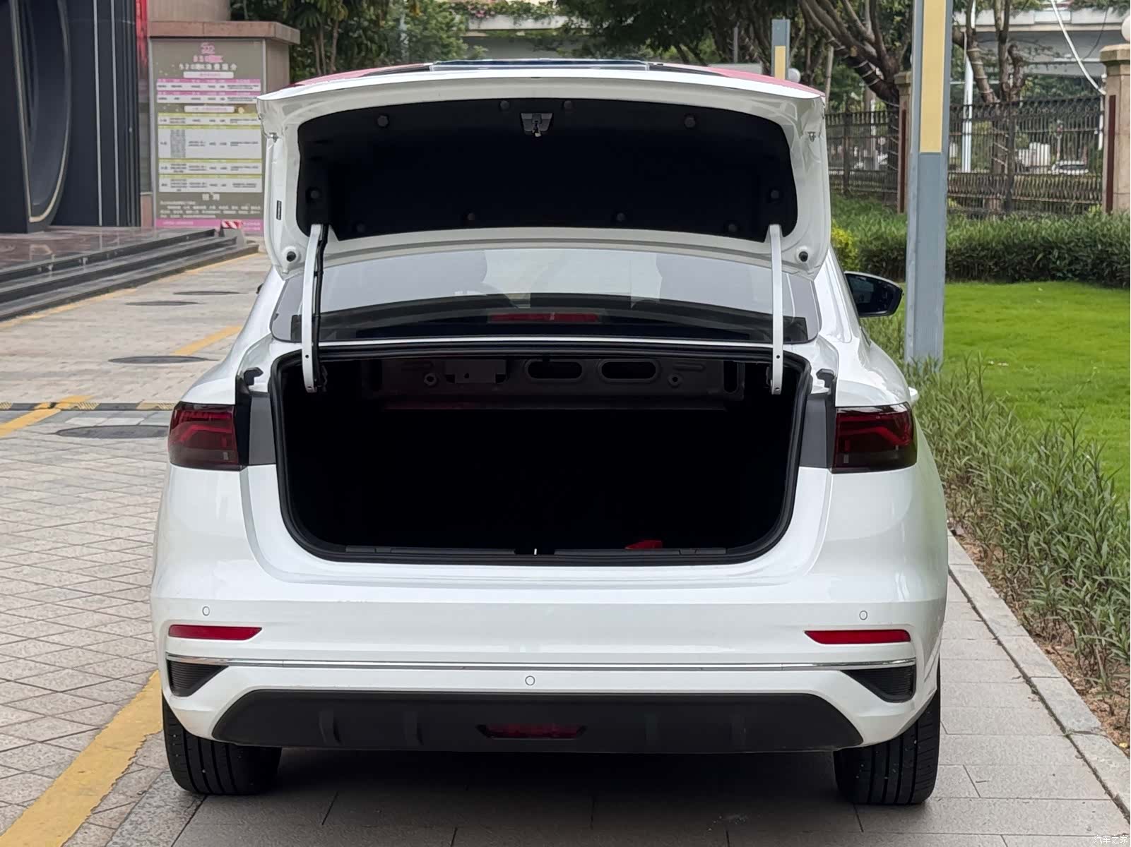 Geely Emgrand, 2025 7