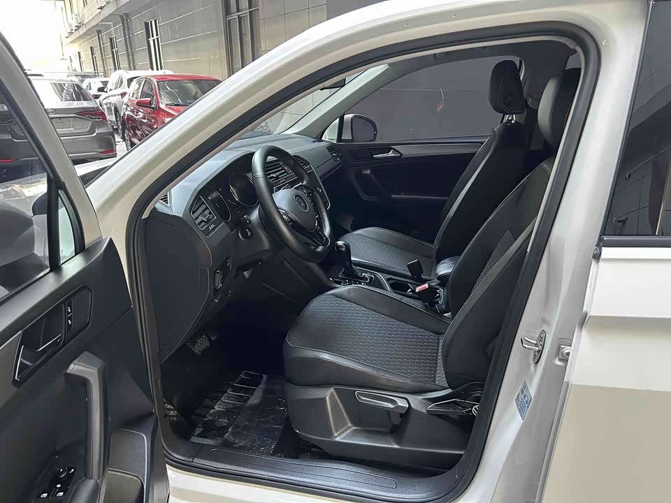 Volkswagen Tiguan L