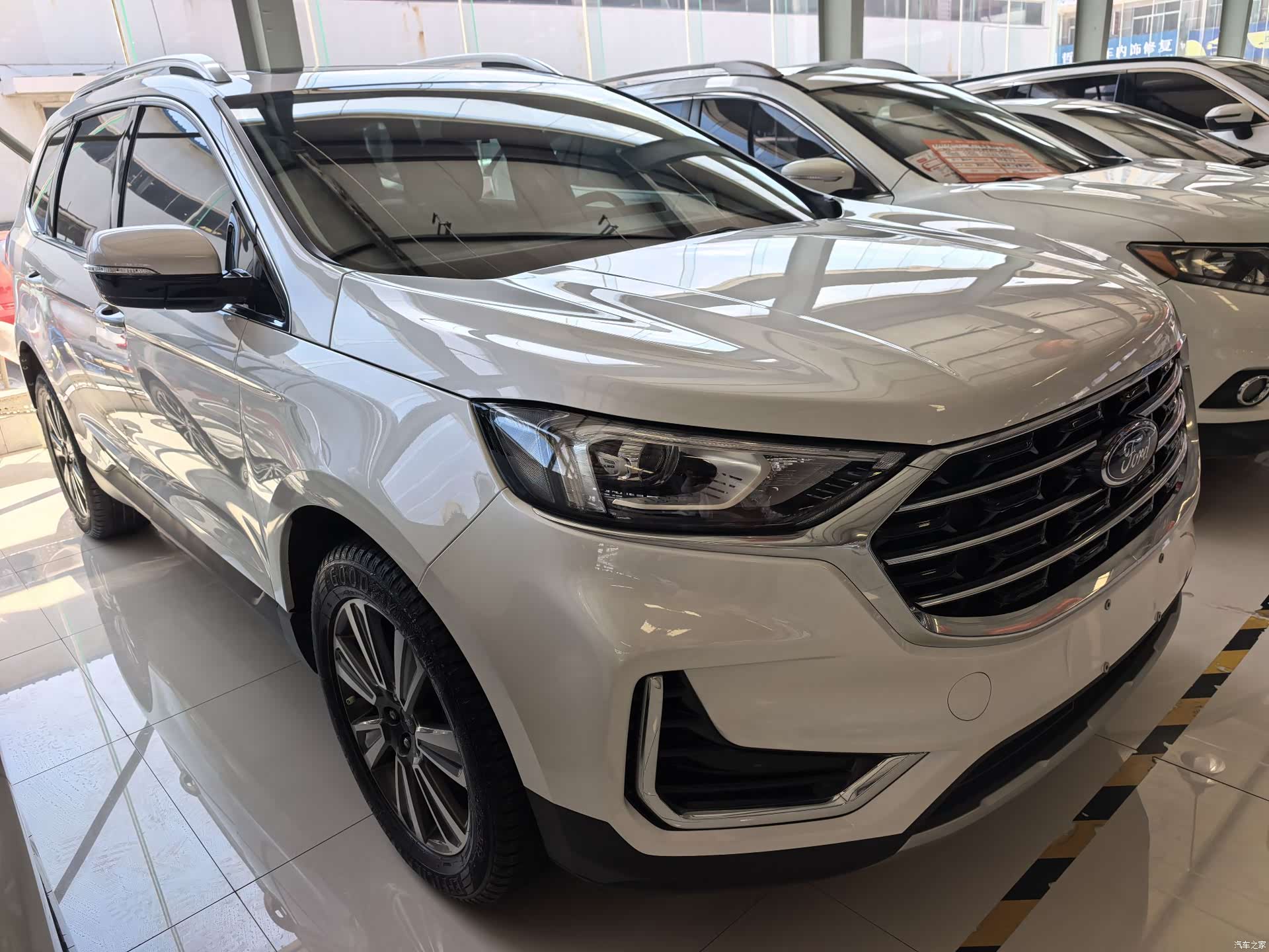 Ford Edge, 2022 3