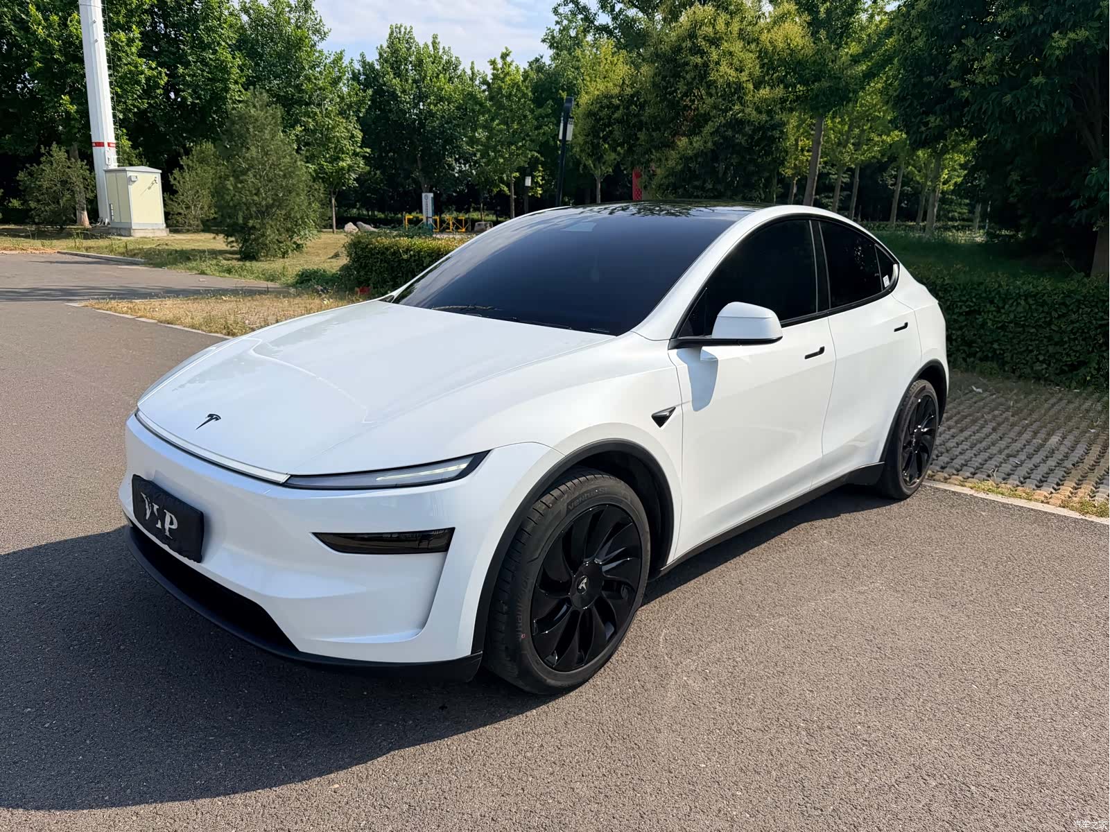 Tesla Model Y, 2026 1