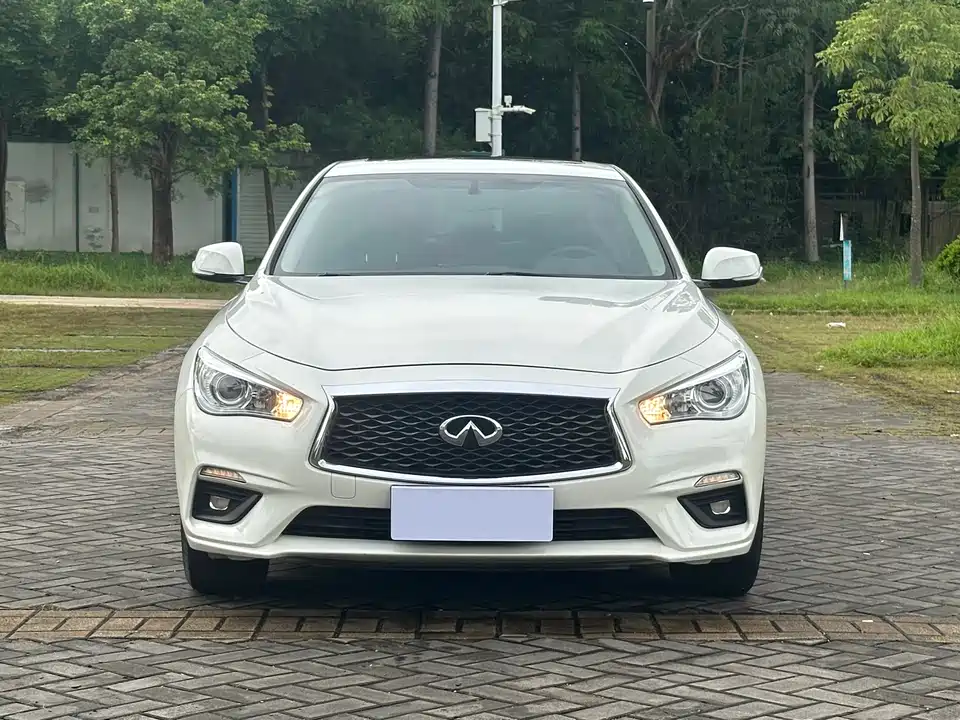 Infiniti Q50L
