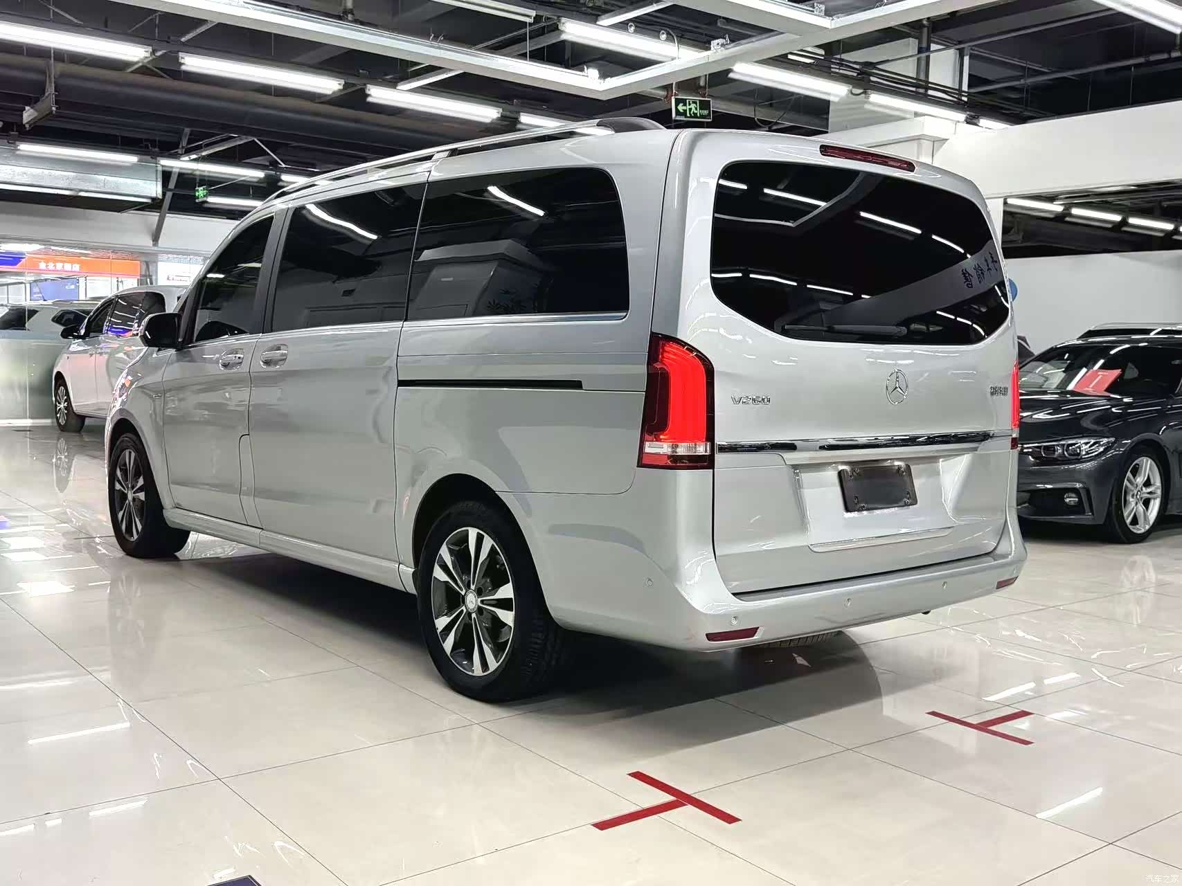 Mercedes-Benz V-Class, 2016 6