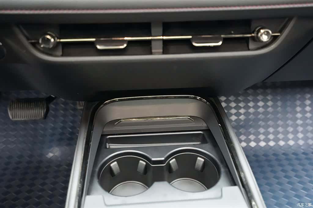 Ford Mondeo, 2024 10