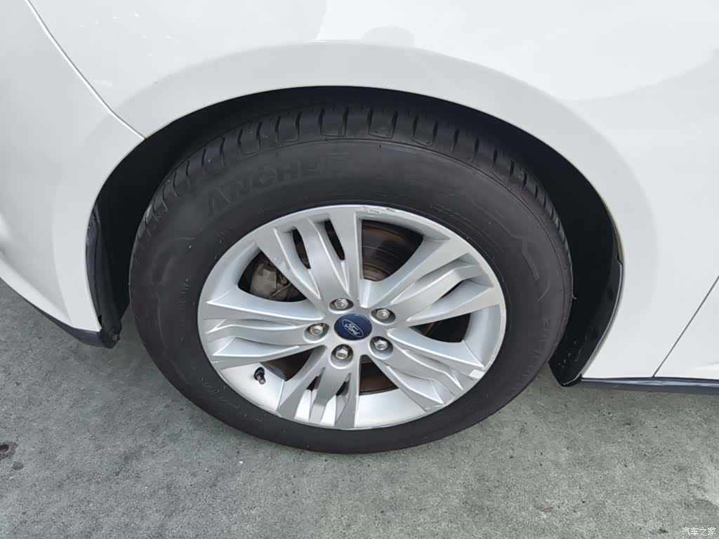 Ford Focus, 2015 23