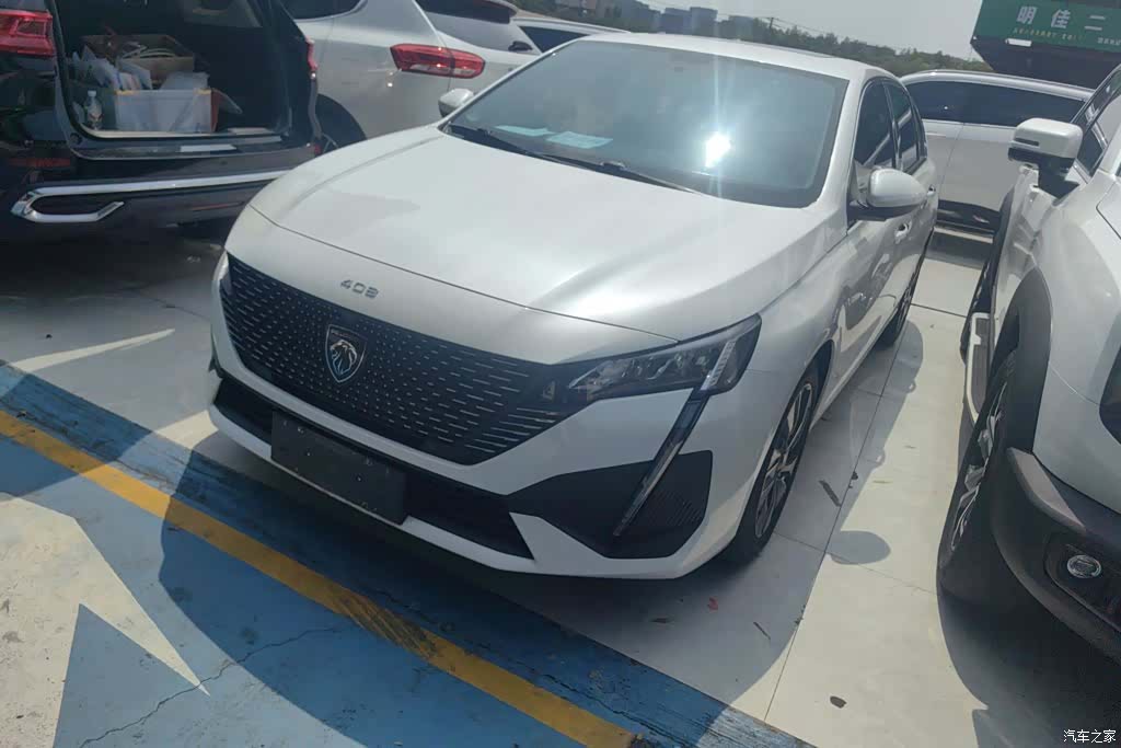Peugeot 408