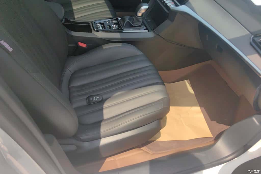 Peugeot 408, 2025 8