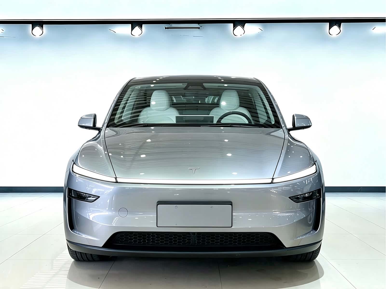 Tesla Model Y, 2025 2