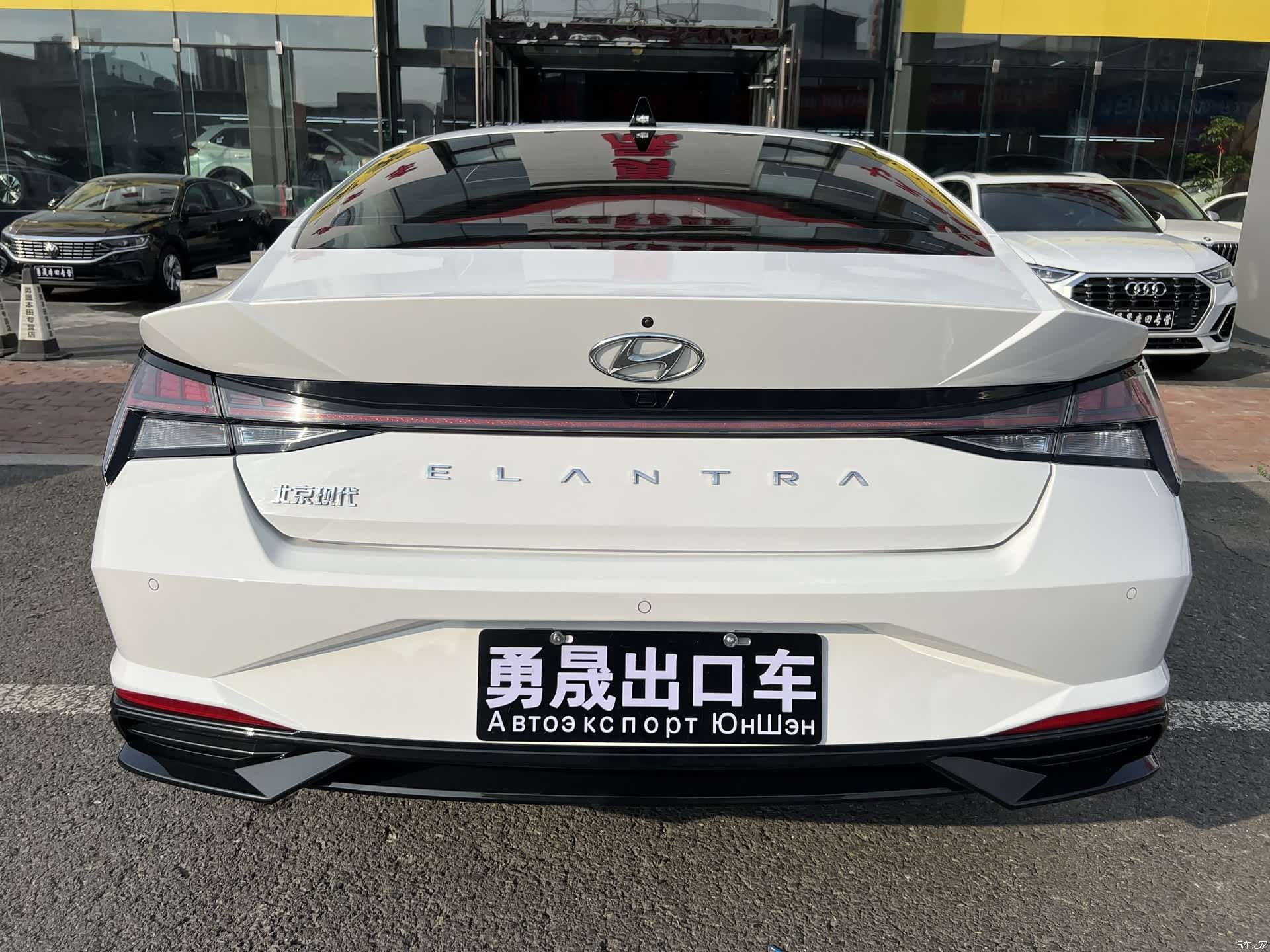 Hyundai Elantra, 2023 все фото