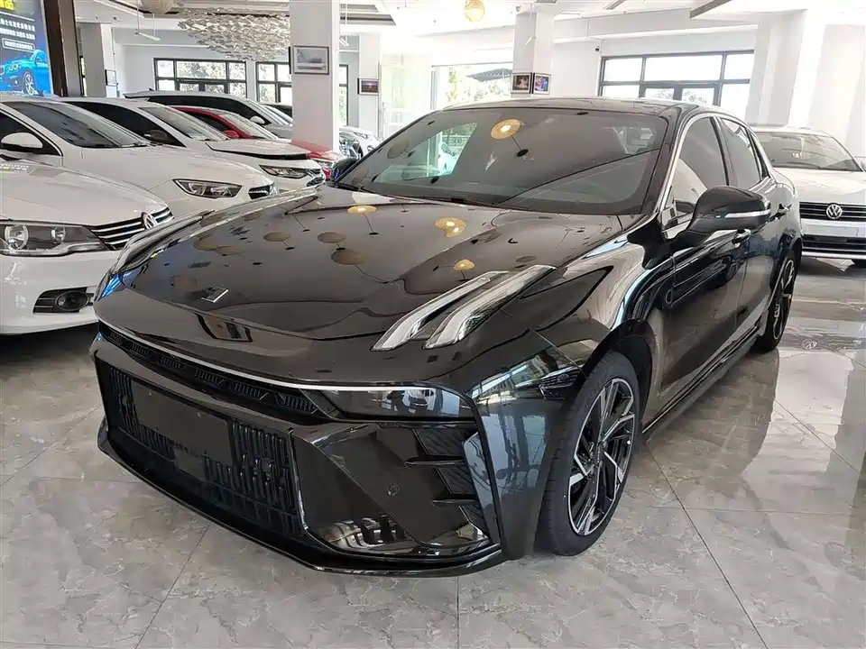 Lynk & Co 03