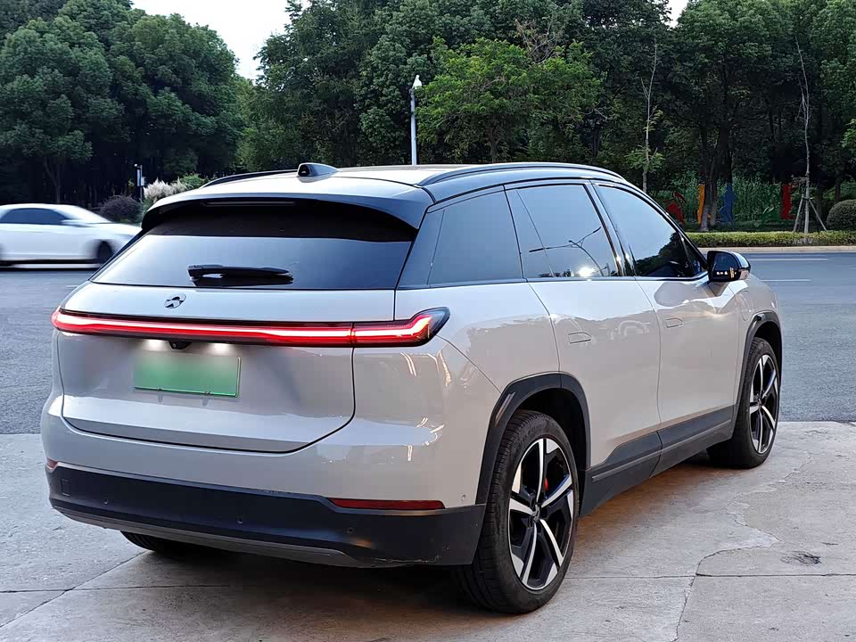 NIO ES7