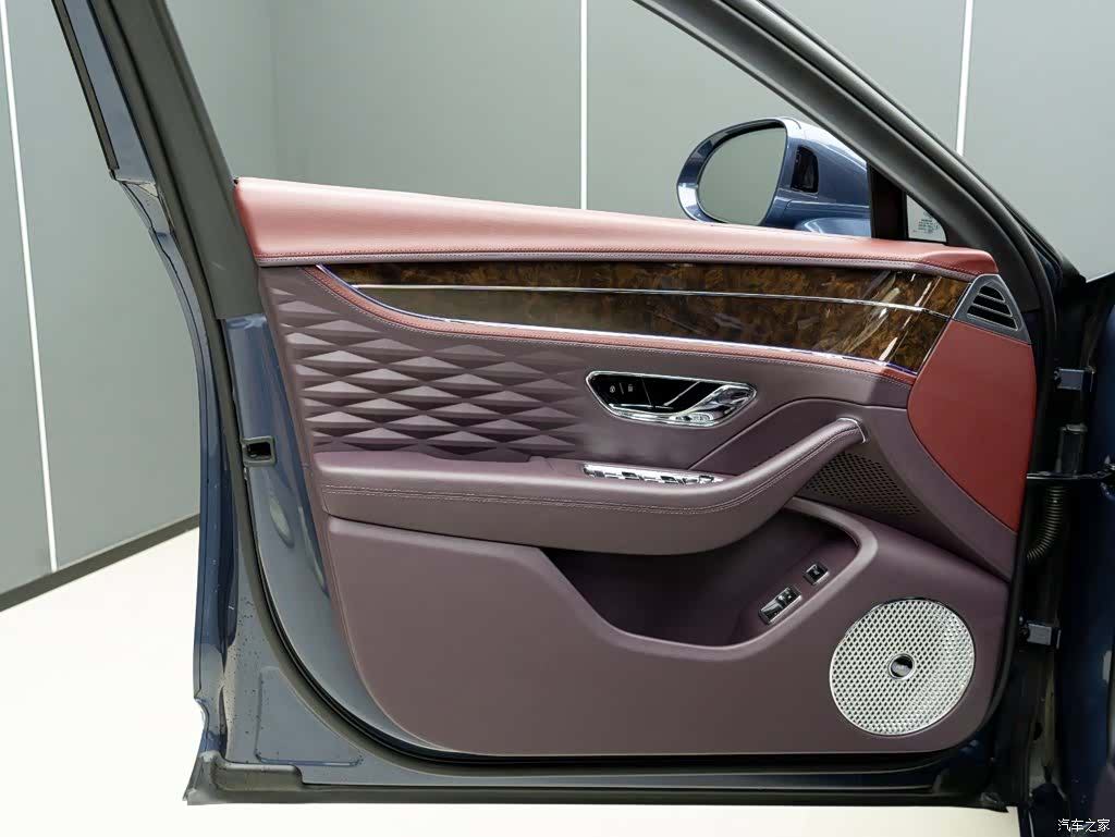 Bentley Flying Spur, 2020 8