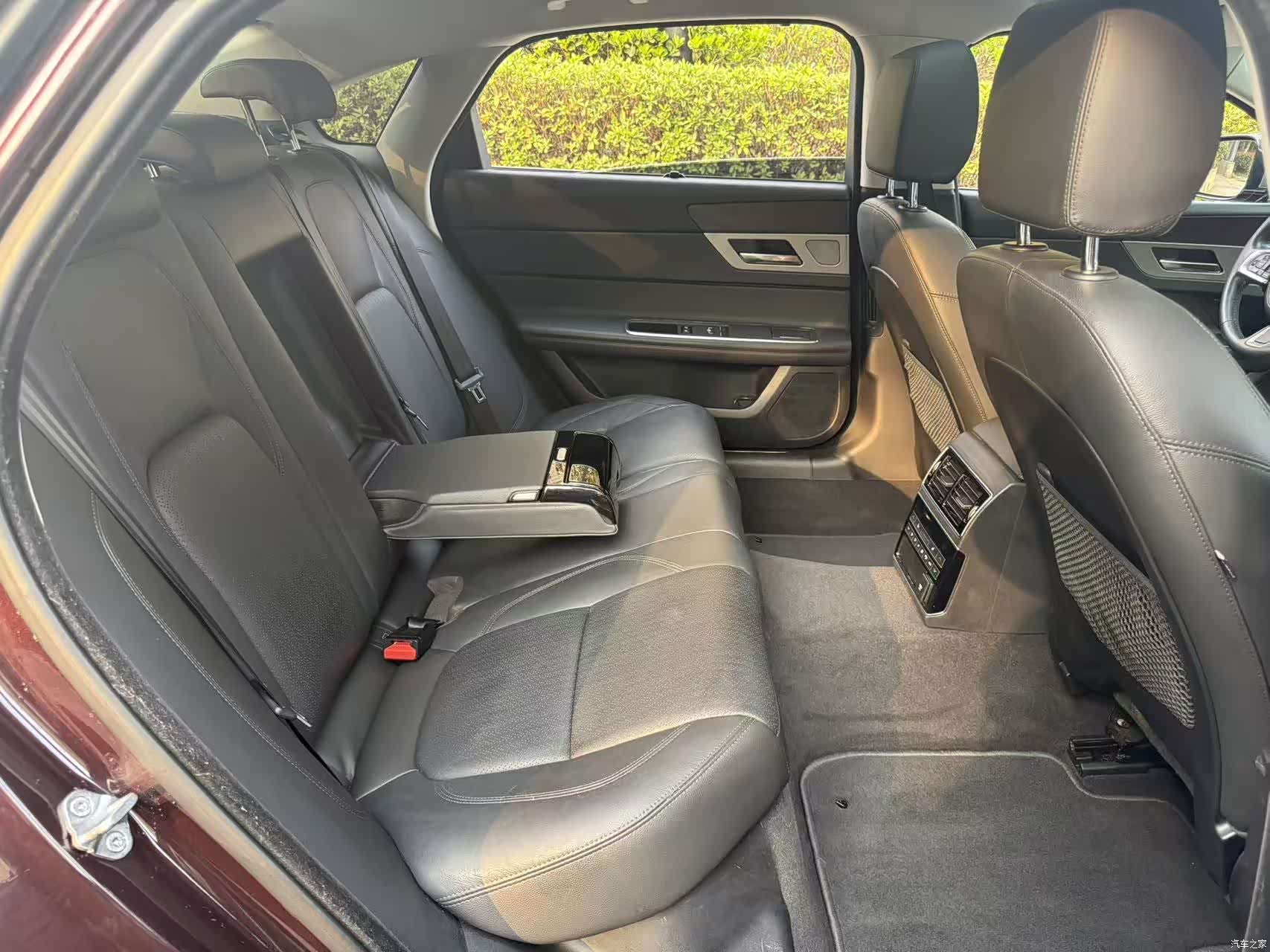 Land Rover P250, 2021 17