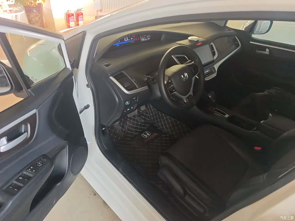 Honda Jade, 2016 12