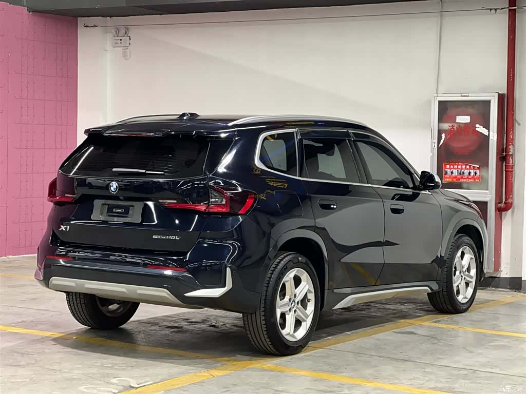 BMW X1, 2023 все фото