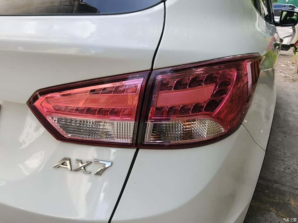 DongFeng AX7, 2017 8