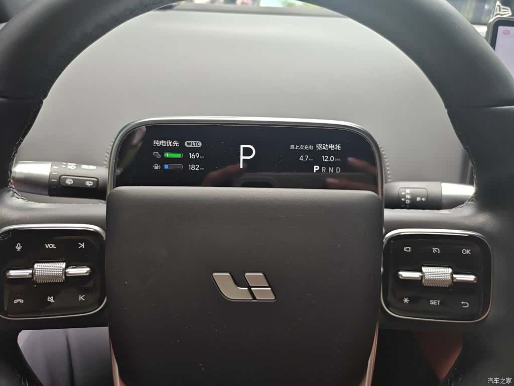 Li Auto L6, 2025 8