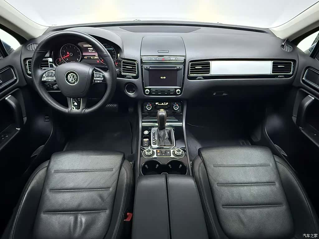 Volkswagen Touareg, 2017 все фото