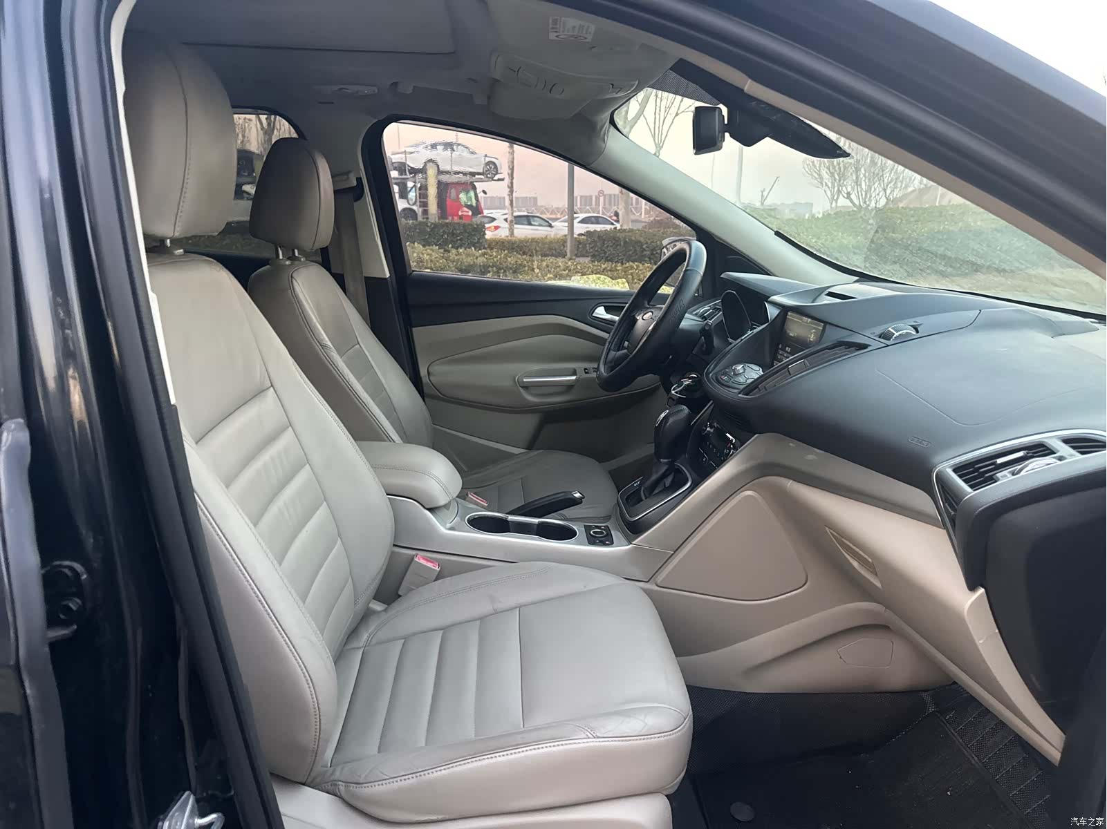 Ford Kuga, 2015 17