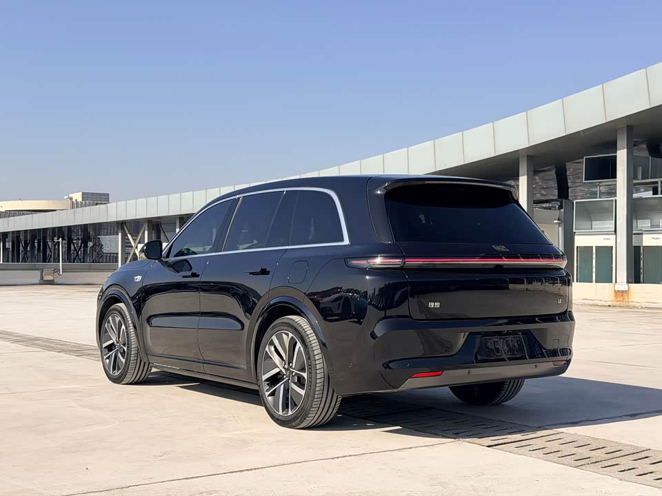Li Auto Ideal L8