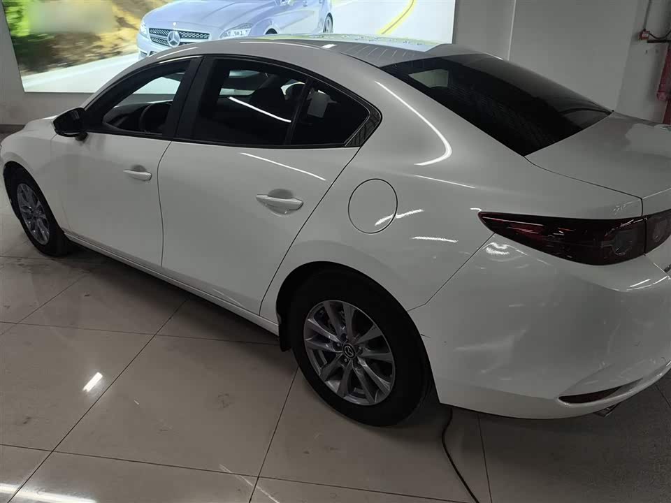 Mazda 3 Angkesaila