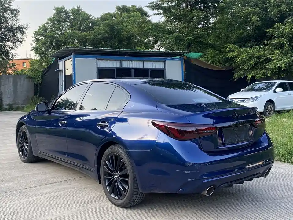 Infiniti Q50L