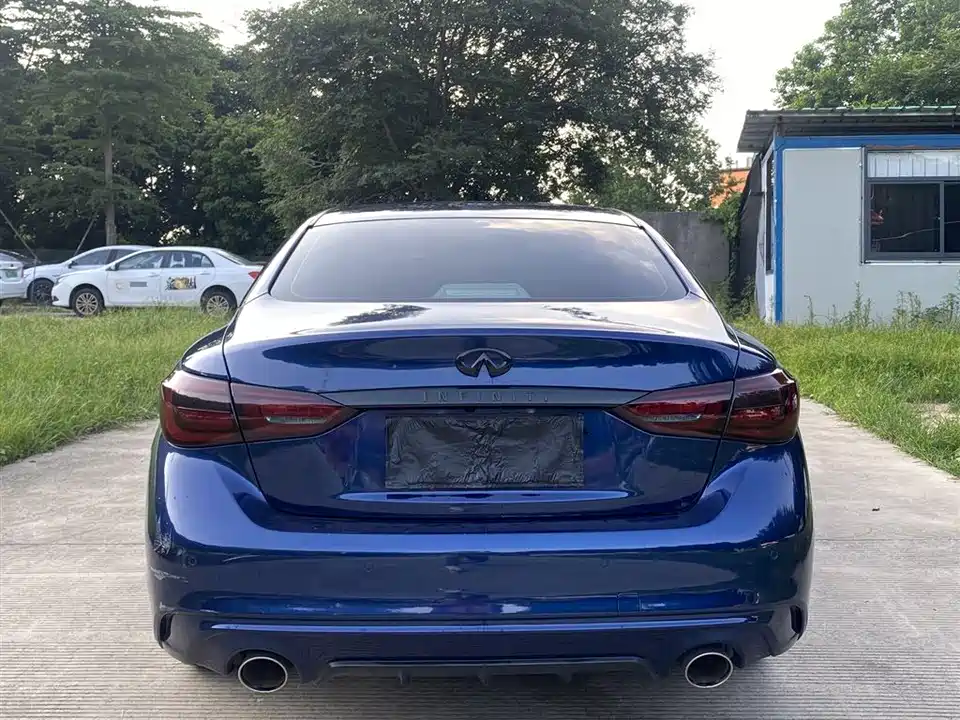Infiniti Q50L