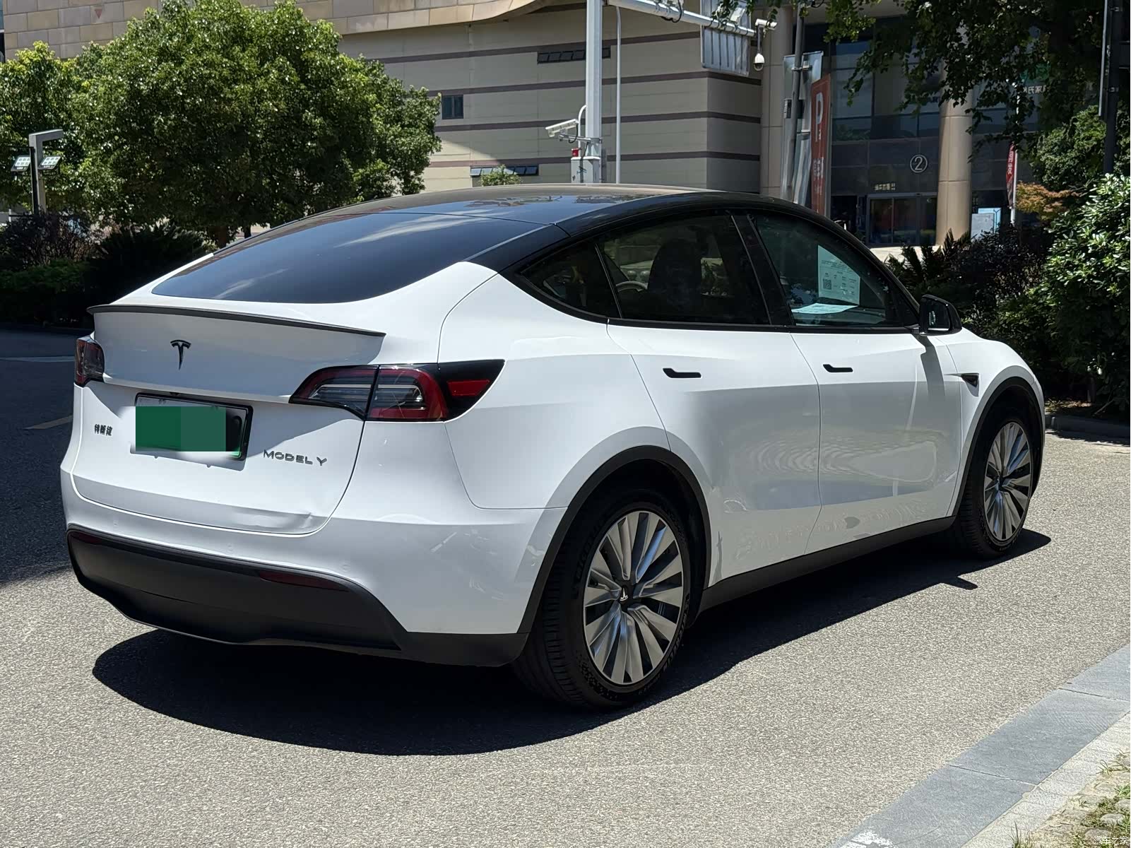 Tesla Model Y, 2022 11