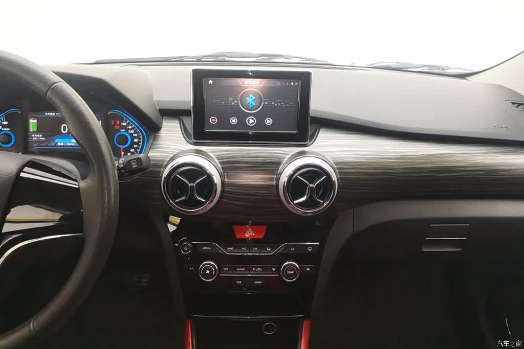 BAIC EX360, 2018 13