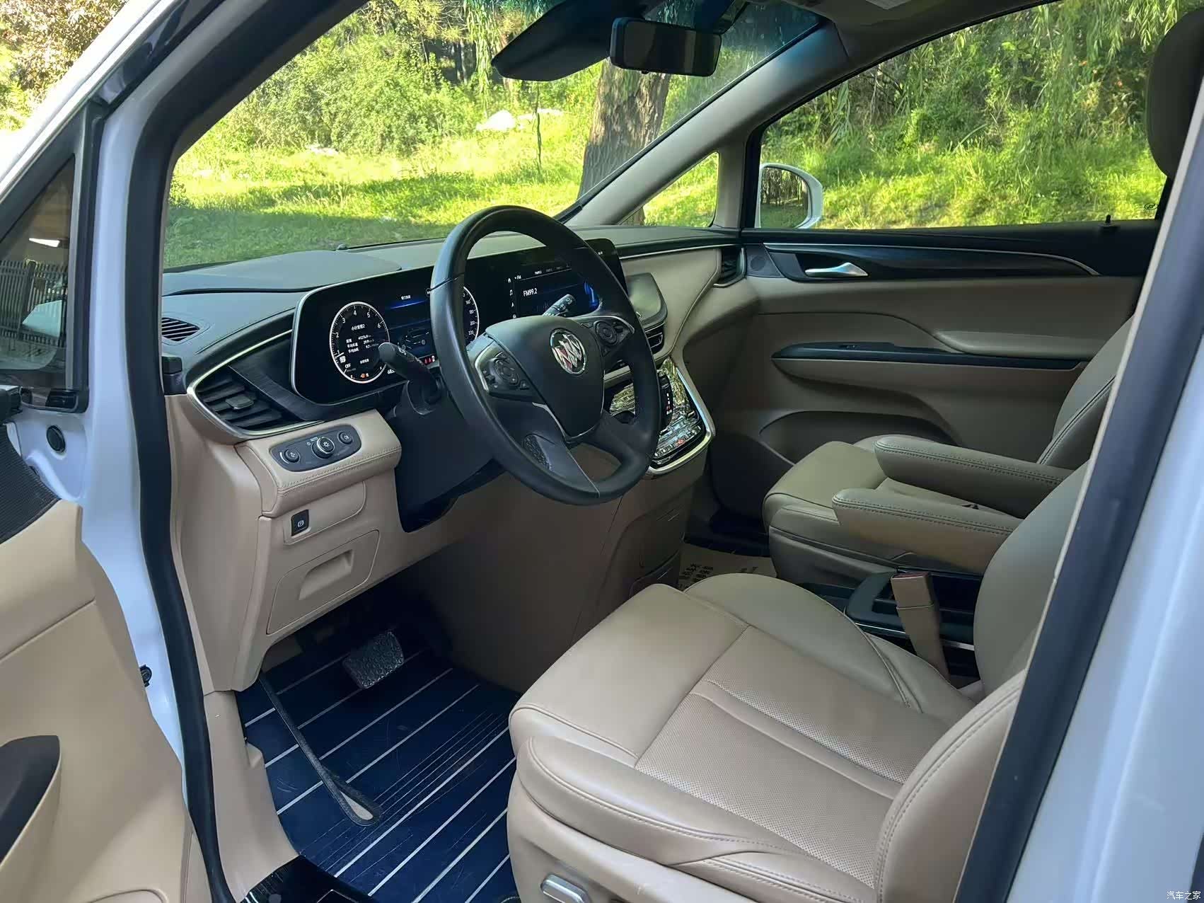 Buick GL8, 2021 3