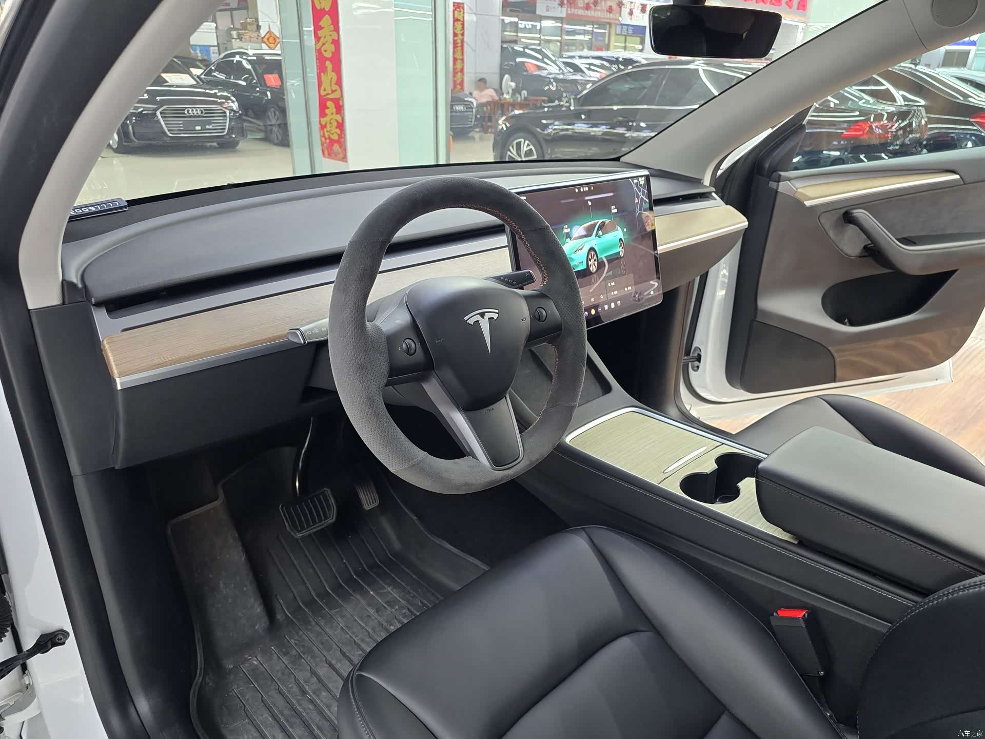Tesla Model Y, 2023 12