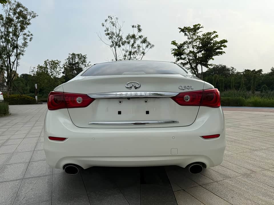 Infiniti Q50L
