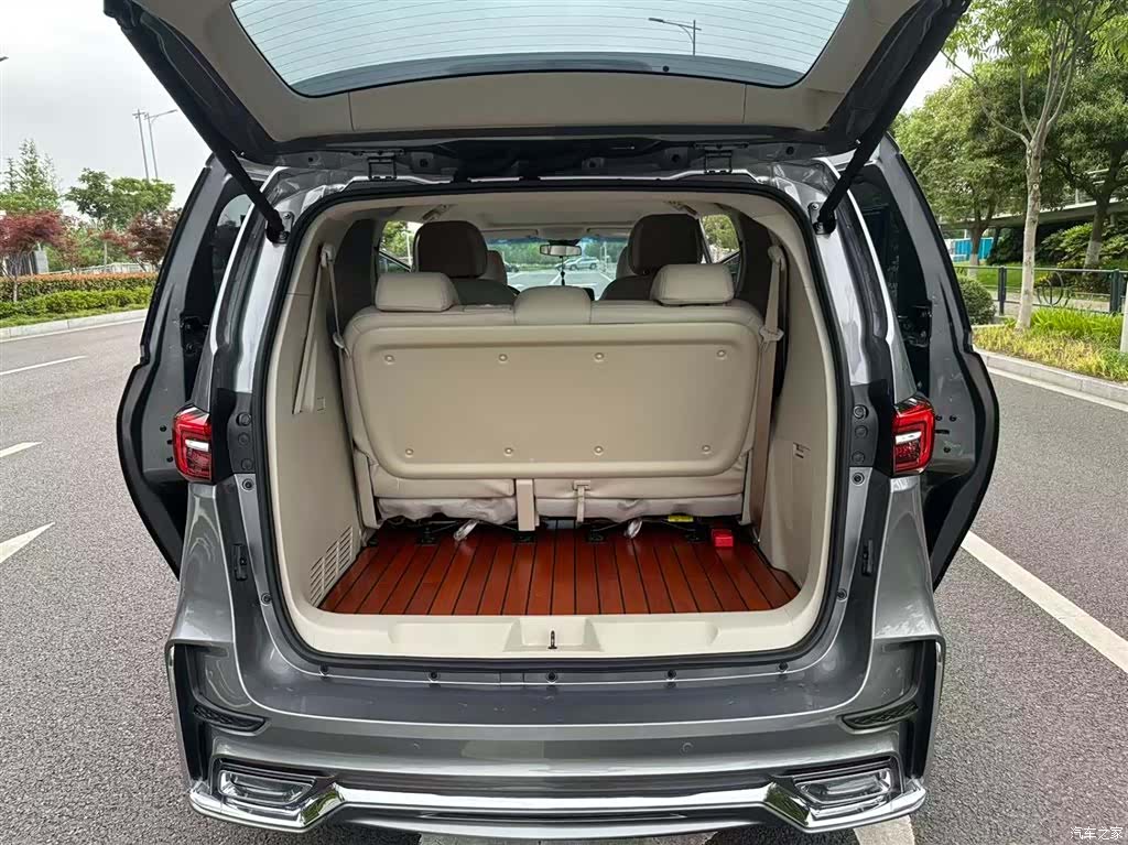Buick GL8, 2021 11