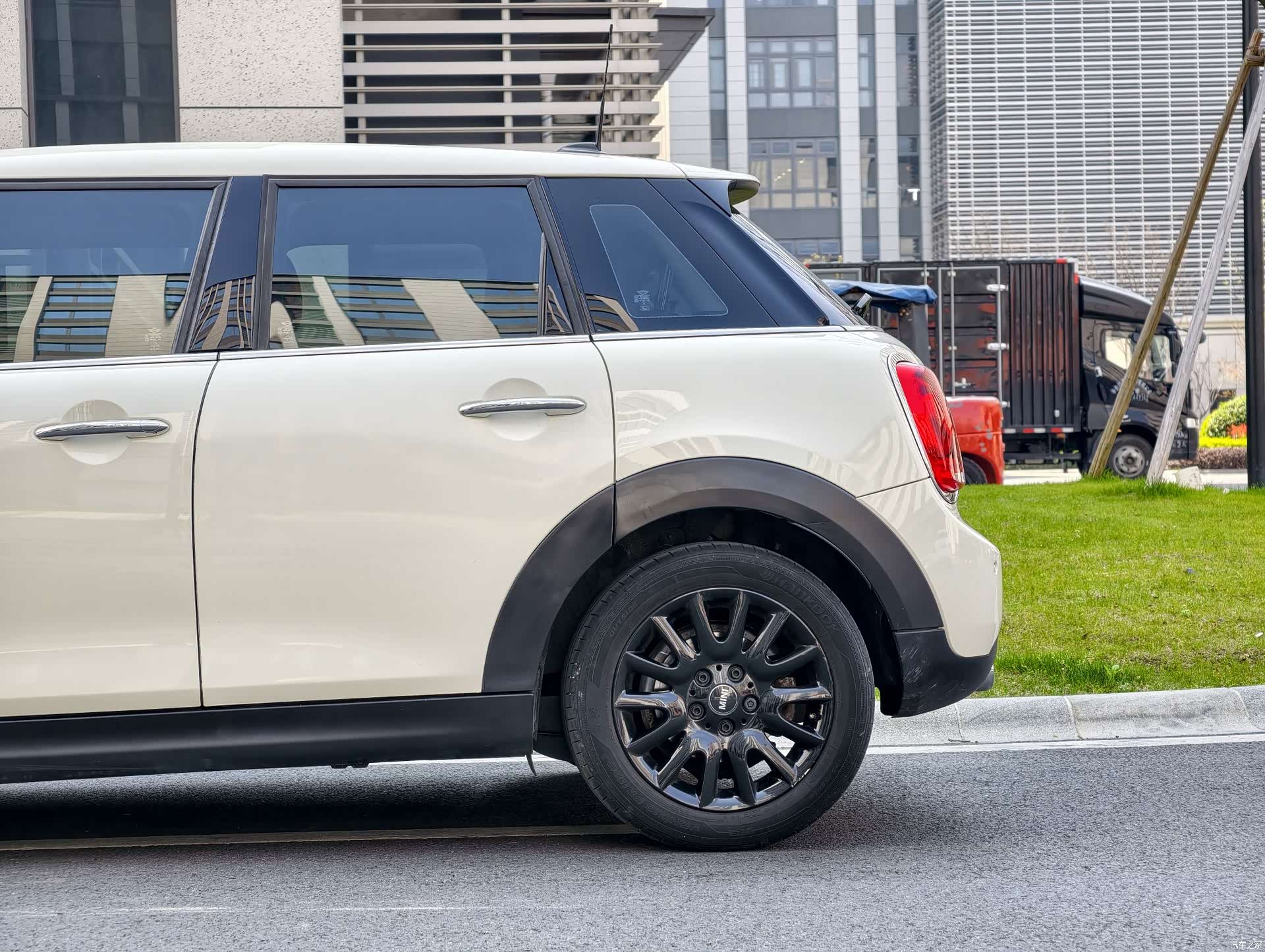 Mini ONE, 2021 8