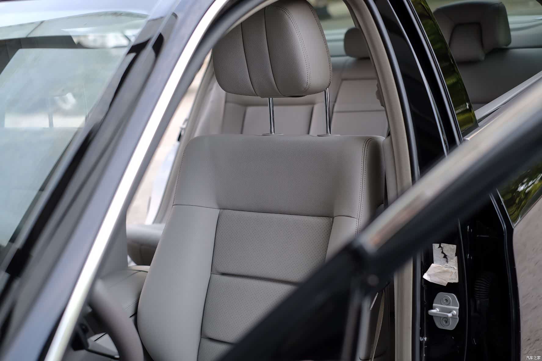 Mercedes-Benz E-Class, 2012 30