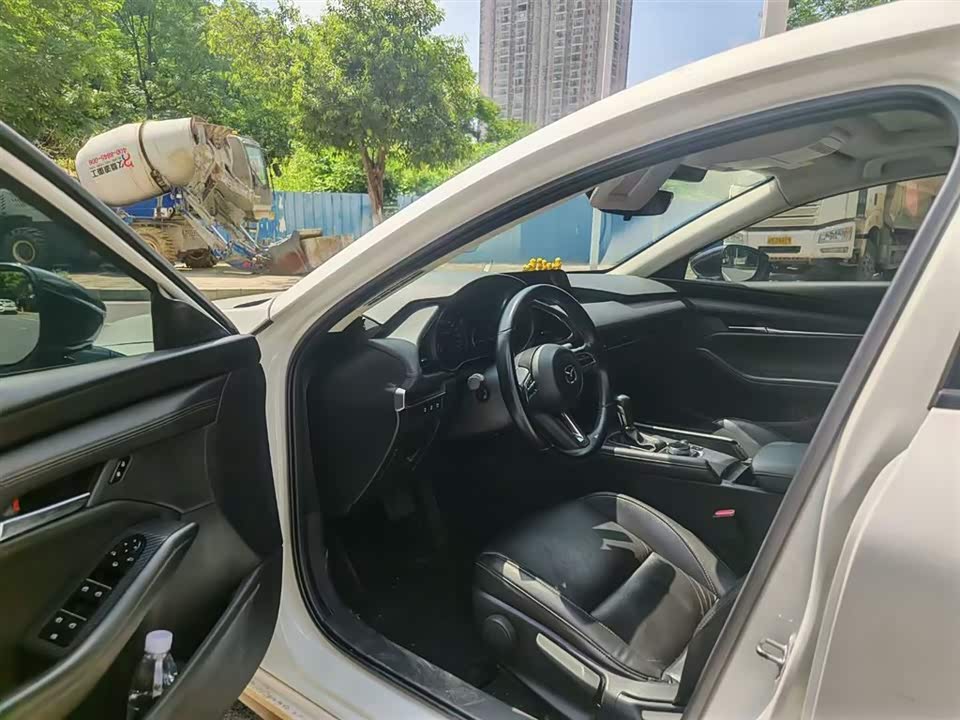 Mazda 3 Angkesaila