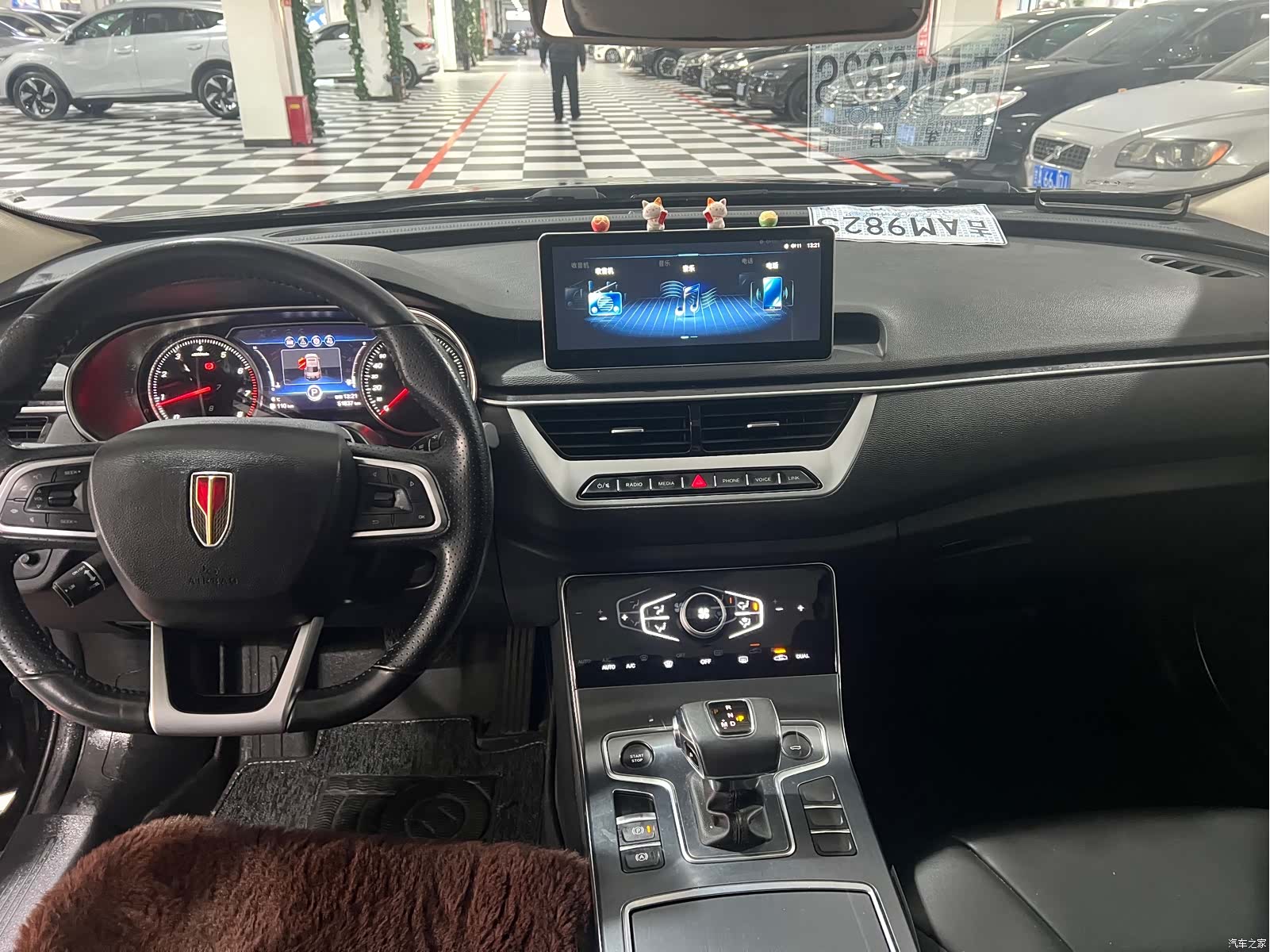Hongqi H5, 2022 все фото