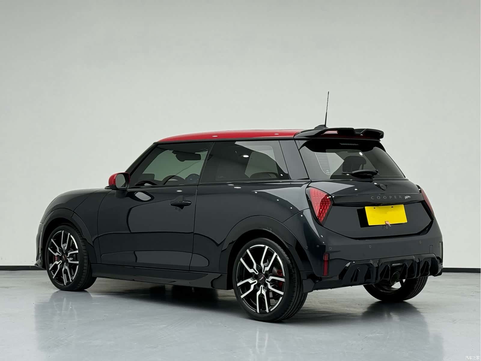 Mini Cooper, 2025 4