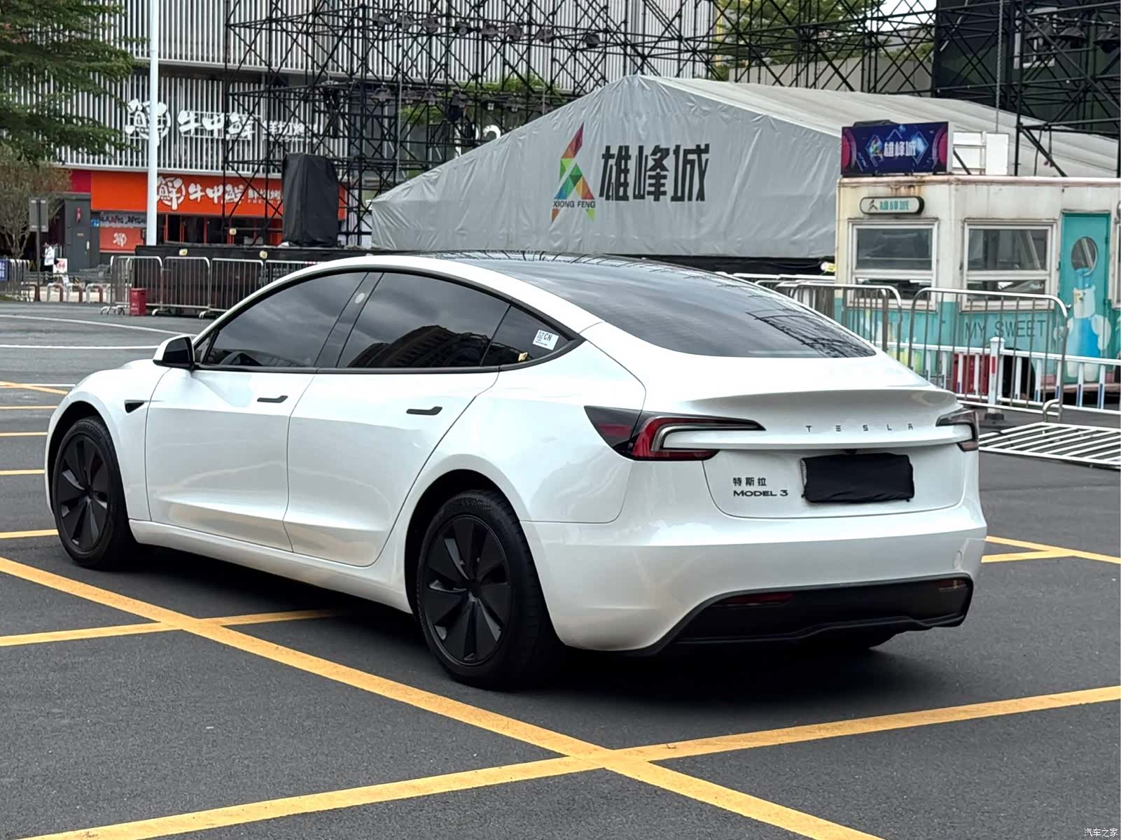 Tesla Model 3, 2025 все фото